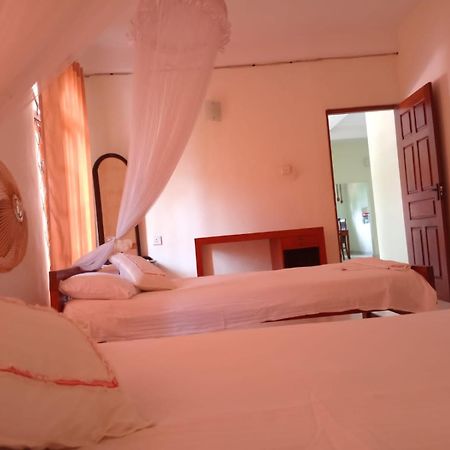 Ajanthas' Homestay Kandy Eksteriør billede