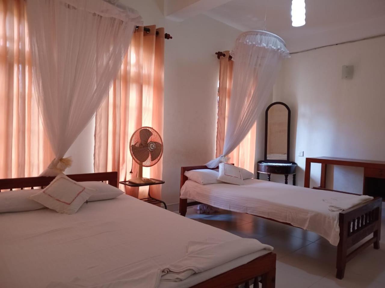 Ajanthas' Homestay Kandy Eksteriør billede